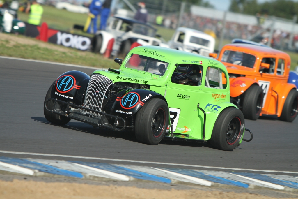 var fuld fart på den grønne Legends-Racer på Jyllandsringen